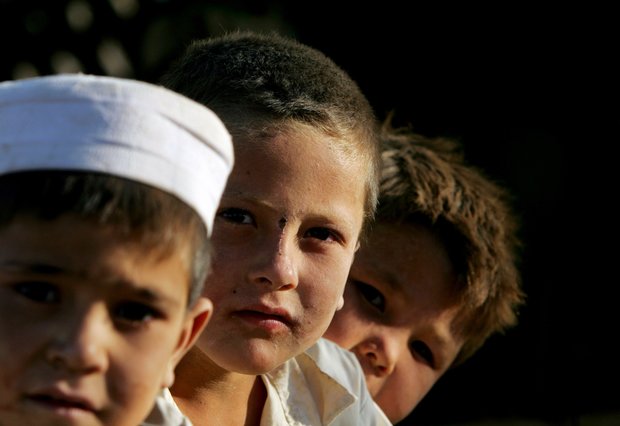 به موازات مرزهای مشترک با افغانستان از جنوب شرق تا خراسان؛