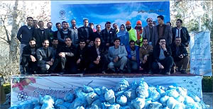 گزارش «دنیای اقتصاد» از فعالیت گروه «رفتگران طبیعت» در خراسان رضوی؛