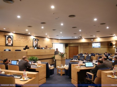 «دنیای اقتصاد» از واکنش‎ها به مصوبه مجلس مبنی بر کاهش تعداد اعضای شورای شهر گزارش می‎دهد؛