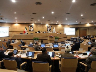 «دنیای اقتصاد» از حاشیه‏های جلسه غیرعلنی شورای شهر مشهد گزارش می‏دهد؛