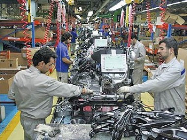 «دنیای اقتصاد» از عدم بخشودگی جرایم دیرکرد تسهیلات قطعه‎سازان خراسانی توسط بانک‏ها گزارش می‏دهد؛