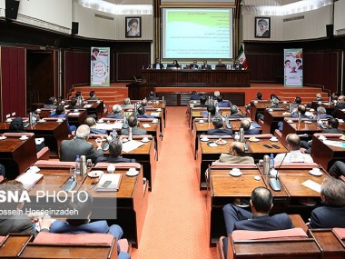 رئیس کل بانک مرکزی در ستاد تسهیل خراسان رضوی: