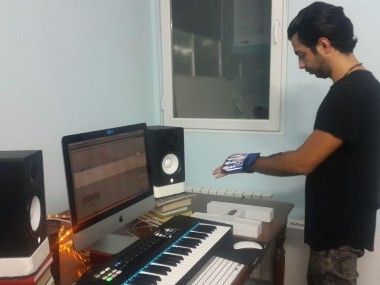 گفت‌وگوی «دنیای اقتصاد» با هنرمند مشهدی مخترع‌ساز الکترونیک