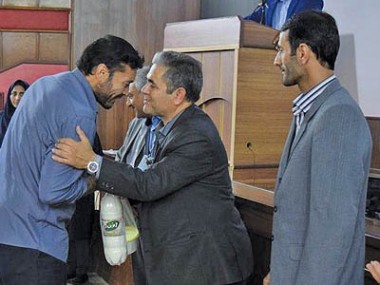 مرکز تحقیقات خراسان رضوی از فرزندان شهید تقدیر کرد؛