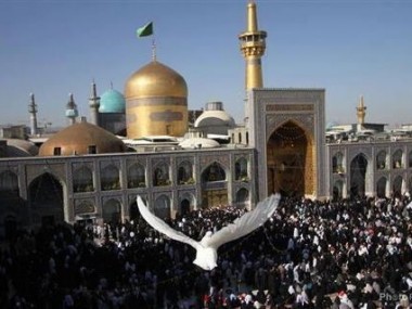 «دنیای اقتصاد» کم‎توجهی به فرصت‎های اقتصادی ناشی از حضور زائران در مشهد را بررسی می‎کند؛