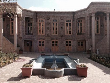 نشست «دنیای اقتصاد» با فعالان بخش خصوصی مرمت بافت تاریخی مشهد؛