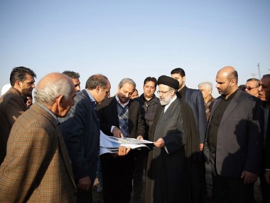 تولیت آستان قدس رضوی در بازدید از پروژه زائرشهر رضویمطرح کرد: