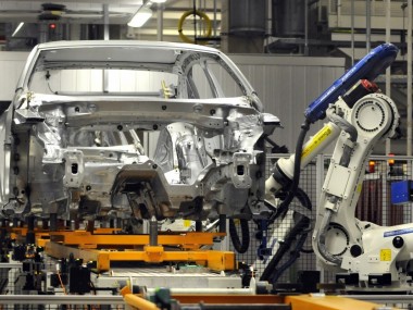 «دنیای اقتصاد» راه‌‏اندازی خط تولید یکی از خودروهای پُرتیراژ در خراسان رضوی را بررسی می‎کند؛