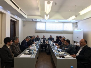 در نشست فعالان اقتصادی با رئیس کمیسیون 5 نفرة دادگستری خراسان رضوی مطرح شد؛