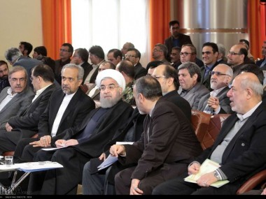 «دنیای اقتصاد» به بهانة سفر رئیس‎جمهور به مشهد بررسی می‎کند؛