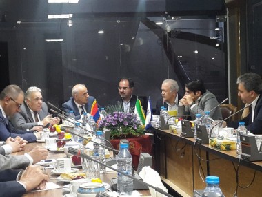در دیدار سفیر ارمنستان در ایران با فعالان اقتصادی خراسان رضوی مطرح شد