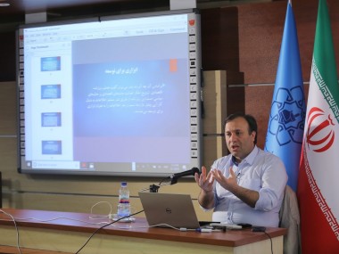 سردبیر هفته‌نامه تجارت فردا در مشهد: