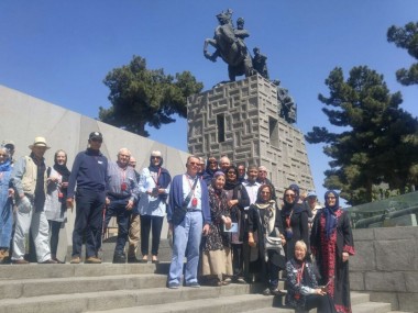 فعالان اقتصادی، کارشناسان و مسئولان از فراز و فرودهای سرمایه‌گذاری در حوزه خدمات گردشگری شهر مشهد می