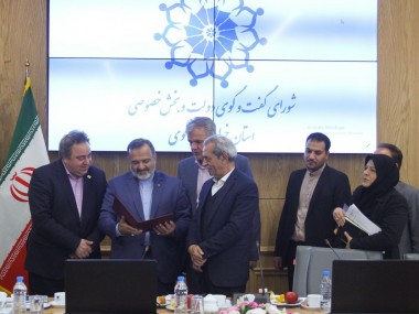 بخش خصوصی از تلاش‌های استاندار خراسان رضوی همزمان با آخرین حضور علیرضا رشیدیان در شورای گفتگو تقدیر