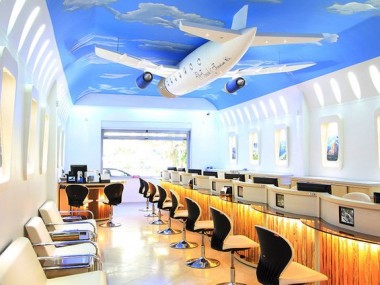 دنیای اقتصاد افزایش تعداد آژانسهای مسافرتی غیرمجاز در مشهد را بررسی می کند