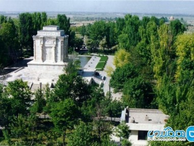 دنیای اقتصاد جزئیات بازسازی جلوخان آرامگاه فردوسی را بررسی می‌کند