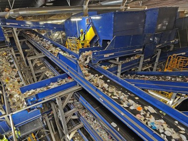 دنیای اقتصاد دستورالعمل محاسبه عوارض افزایش پسماند را بررسی می کند