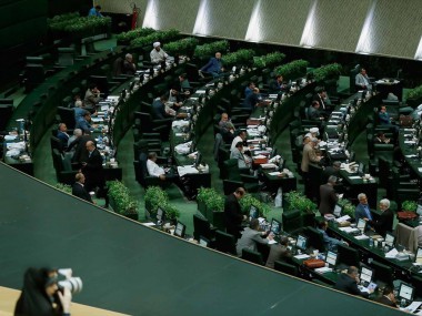 فعالان اقتصادی از نحوه تصویب قانون تجارت در مجلس گلایه‌مندند