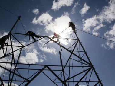 گزارش دنیای اقتصاد از چالشهای صادرات برق خراسان به افغانستان