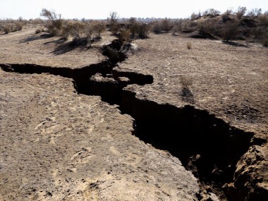 دنیای اقتصاد وضعیت فرونشست‌ زمین در دشت‌های خراسان رضوی را بررسی می‌کند