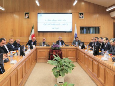 شافعی در اولین نشست با روسای تشکلهای وابسته اتاق بازرگانی خراسان رضوی تکرار کرد