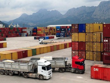 دنیای اقتصاد از وضعیت بازرگانی خارجی خراسان رضوی بعد از شیوع کرونا گزارش می‌دهد؛