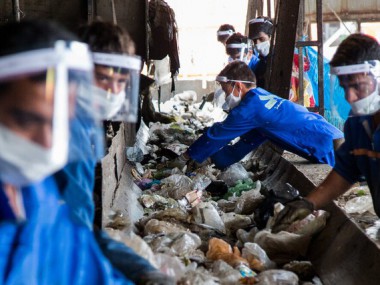 «دنیای اقتصاد» اثرات شیوع کرونا بر محیط زیست طبیعی و انسانی خراسان رضوی را بررسی میکند