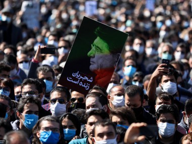 پیکر استاد محمدرضا شجریان در آرامگاه فردوسی آرام گرفت