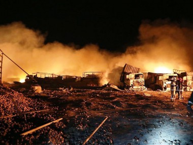 دنیای اقتصاد از جزییات حادثه انفجار و آتش سوزی در گمرک اسلام قلعه گزارش می‌دهد