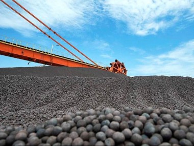 دنیای اقتصاد از وضعیت خام فروشی و فرآوری مواد معدنی در خراسان رضوی گزارش می‌دهد