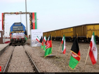 كارشناسان تجارت خارجي از الزامات روابط اقتصادي با افغانستان كنوني مي‌گويند