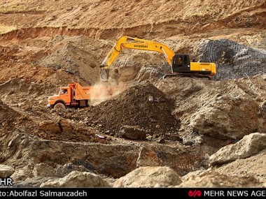 فعالان معدنی از مشکلات مربوط به ورود ماشین‌آلات این بخش می‌گویند