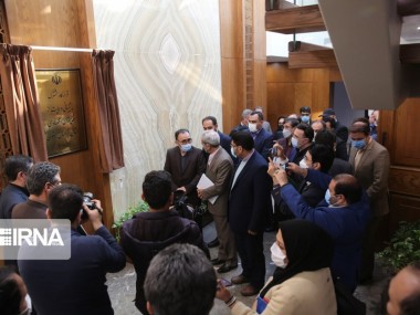 «دنیای اقتصاد» اهداف «قرارگاه حمایت از فعالیت‌های اقتصادی خراسان رضوی» را بررسی می‌کند